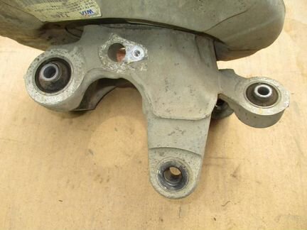 Кулак задний левый для Kia Quoris 2012-2018