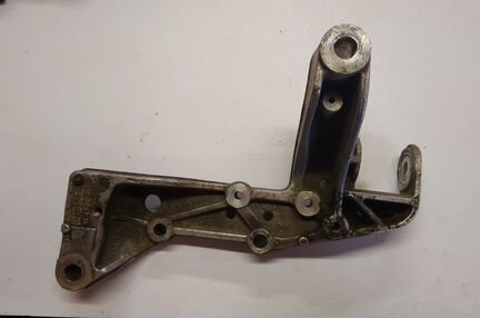 Ухо подрамника (консоль) LH Skoda Volkswagen