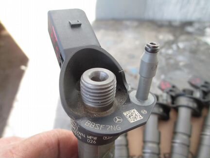 Mercedes OM642 форсунка CDI дизельная