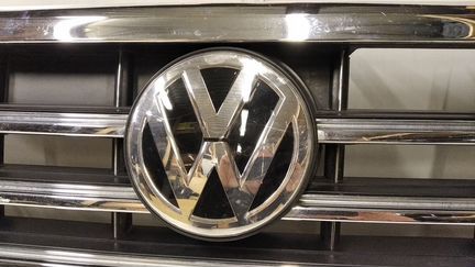 Решетка радиатора VW Touareg 3