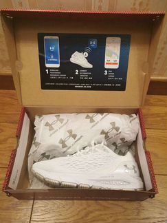 Женские белые кроссовки Under Armour