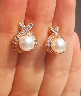 Золотые серьги с жемчугом