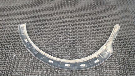 Молдинг (накладка кузовная), Крыла левое переднее