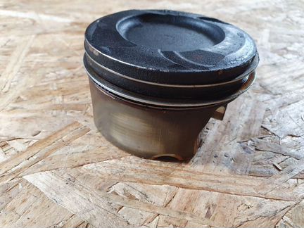 Поршень Mercedes-Benz GL-Класс X166 2013г