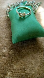 Золотое кольцо 750 пробы