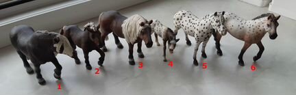 Фигурки лошадей (фирма Schleich)
