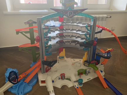 Игровой набор хот вилс гараж