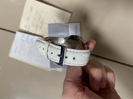 Часы guess