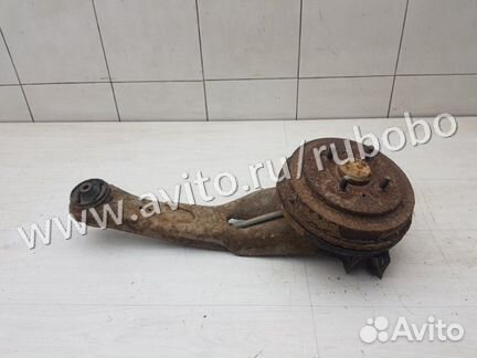 Кулак задний левый Mitsubishi Mirage 5 4G15 1998