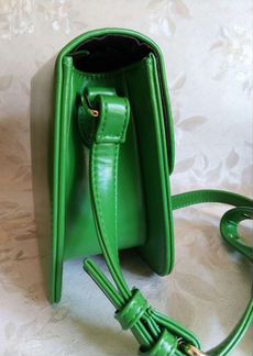 Классическая женская повседневная сумочка