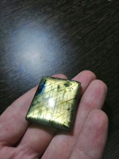 Полудрагоценный камень лабрадорит