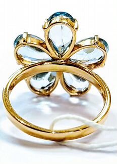 Золотое кольцо с топазами. Новое