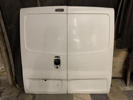 Двери задние Traffic Vivaro