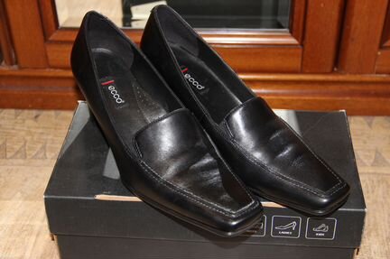 Кожаные туфли ecco р.40 новые