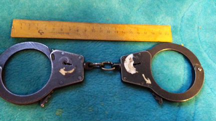 Наручники, оригинальные, «ментовские», без ключа