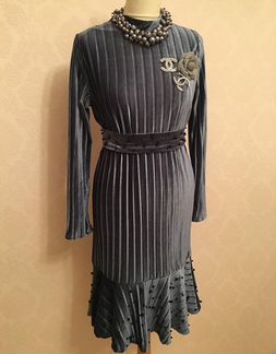 Чудесное женское платье из велюра бархата новое