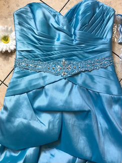 Голубое платье голливудского дизайнера Mystique S