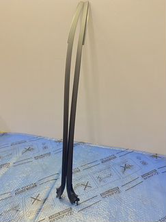 Молдинг лобового стекла правый Toyota Land Cruiser