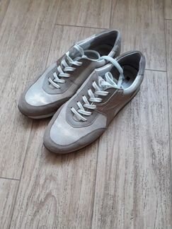 Кросовки бежевые р.40