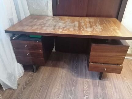 Стол письменный
