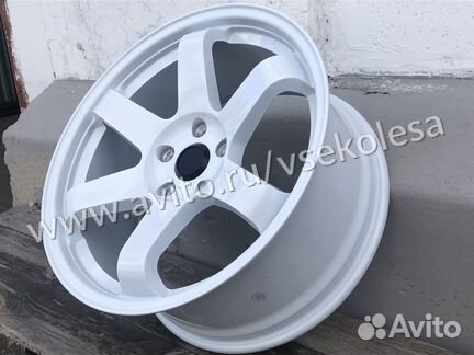 Комплект новых дисков R18 Vossen Rota white