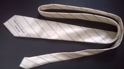 Галстук мужской. Светлый с полосками, надпись