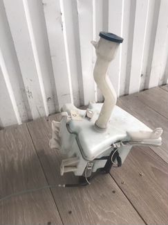 Бачок Омывателя Тойота Аурис Toyota Auris E150 200