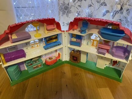Кукольный домик с мебелью