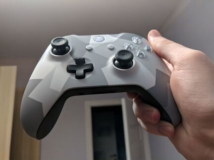 Геймпад Xbox One Winter Forces Bluetooth