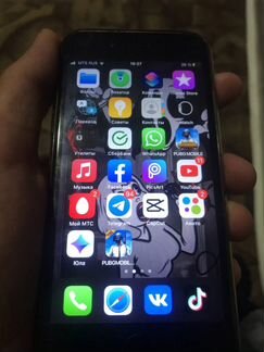 Телефон iPhone 7