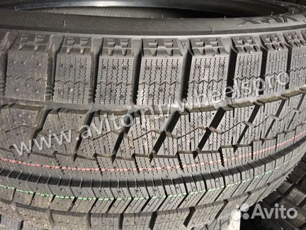Шины зимние 215/45R17 липучка