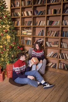 Свитер с оленями