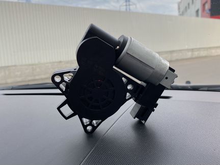 Моторчик Стеклоподъемника Mazda 3