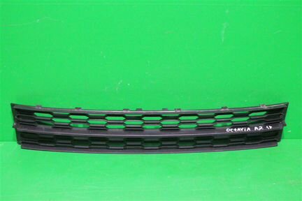 Решетка бампера Skoda Octavia A7 рестайлинг 2017