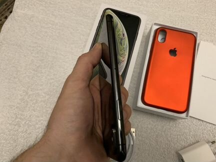 iPhone XS - (256) black
