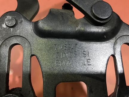 Петля капота левая бмв Х5 Е70