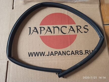 Уплотнитель капота Mitsubishi Lancer 5902A020