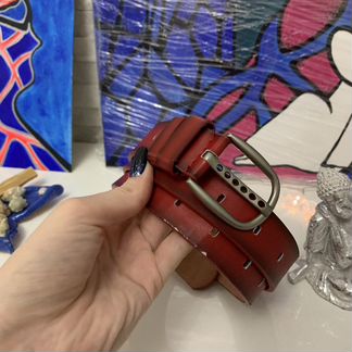 Ремень красный