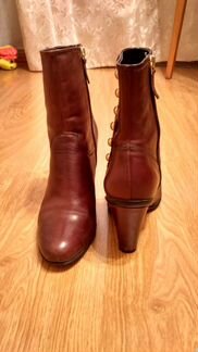 Продаю женские ботильоны