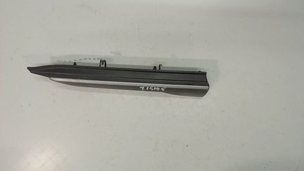 Молдинг (накладка кузовная), Крыла левое переднее