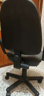 Компьютерное кресло / офисный стул с регулировками