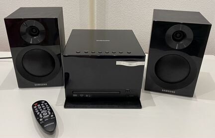 Музыкальный центр Samsung MM-E320/RU (20Вт)