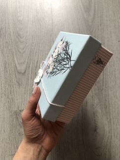 Подарочная коробка