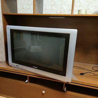 Продается широкоэкранный телевизор 32PW9551