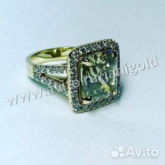 Золотое кольцо с бриллиантами