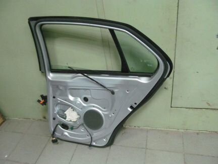Дверь задняя правая VW jetta 5 бу