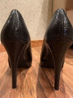 Туфли на каблуке