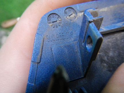 Крышка форсунки правая Audi Q3 (2014-2018) 8U09552