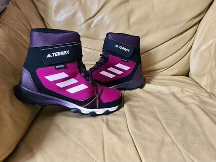 Ботинки Adidas новые зимние 37 и 40 р