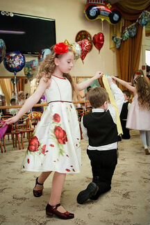 Красивое платье на девочку 6-8 лет